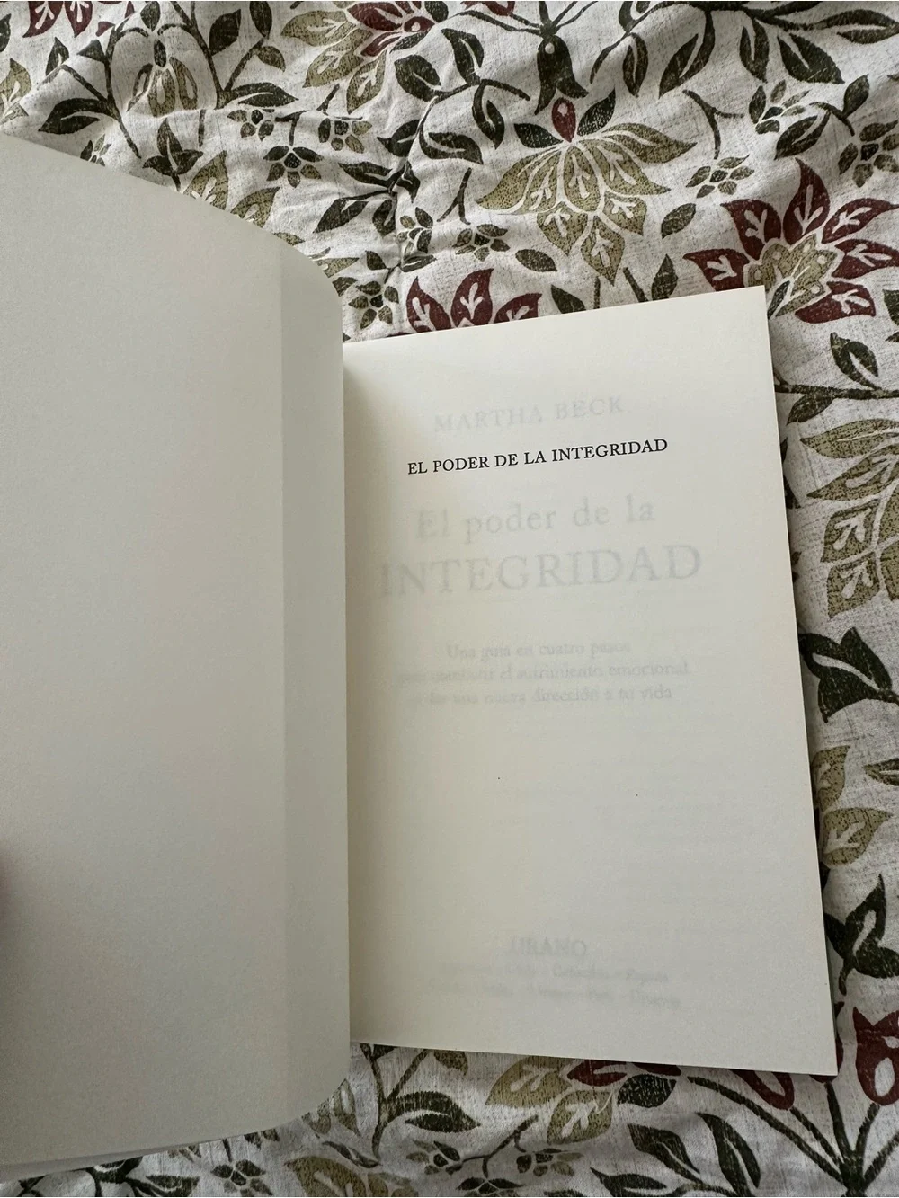 El Poder de la Integridad Martha Beck Spanish Book Like New